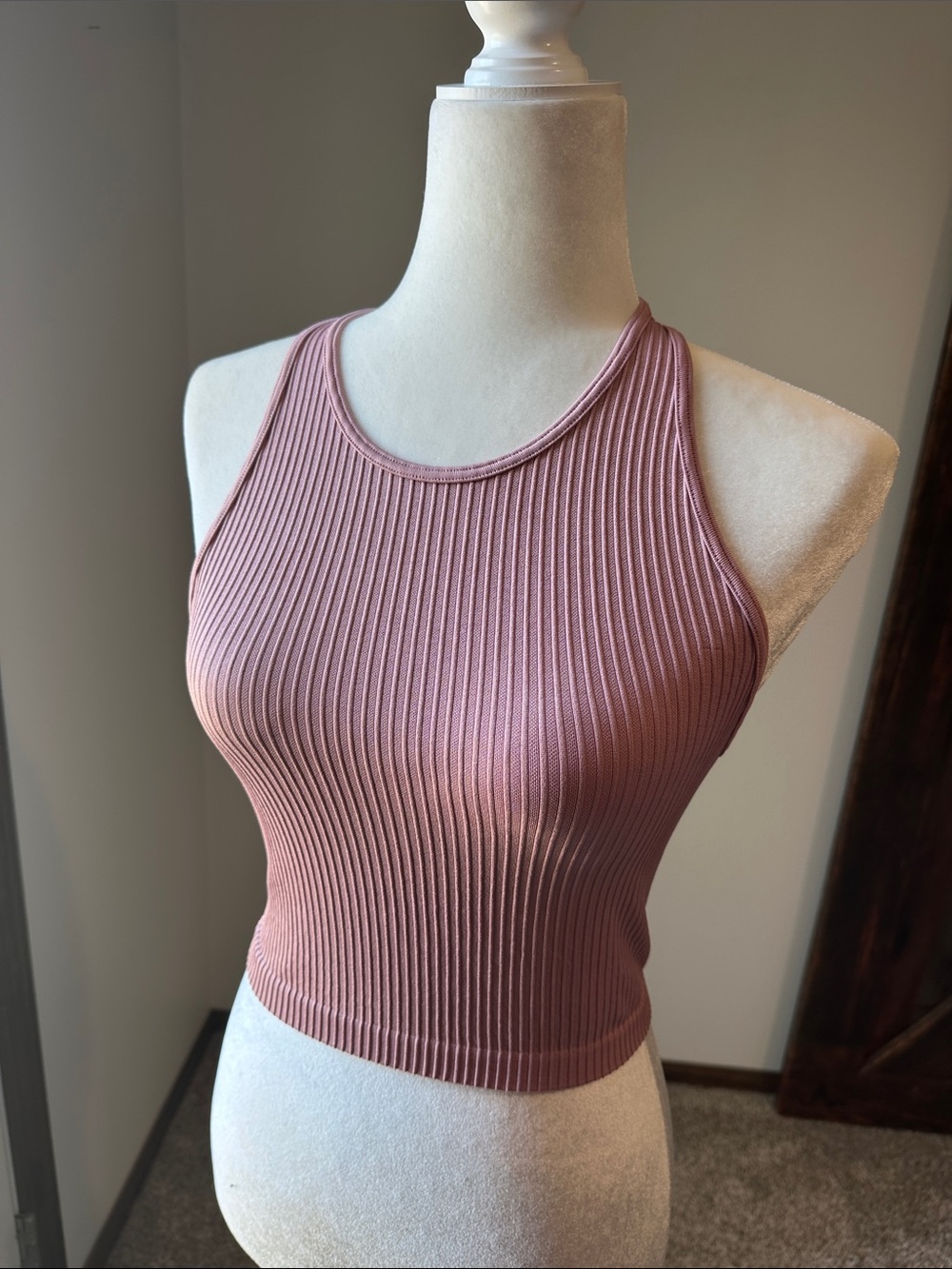 Fabletics Mauve Ribbed Racerback Crop Top - Picture 2 of 8